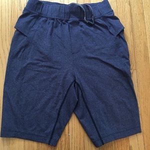 Men’s Lululemon Yoga Shorts Size Medium Gray